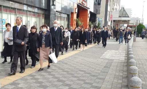 [NEWS] BREAKING: Sincere members arriving early to pay their last respect