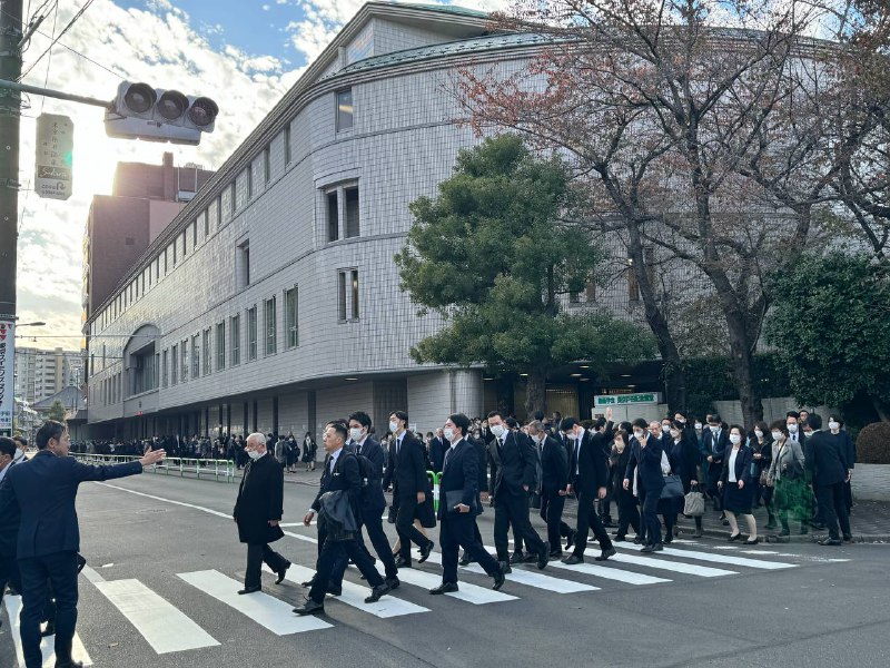 [NEWS] BREAKING: Members leaving funeral service at Tokyo Toda Memorial Auditorium in Sugamo